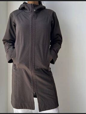 LULUEMON soft Shell Coat Chocolate Brown.